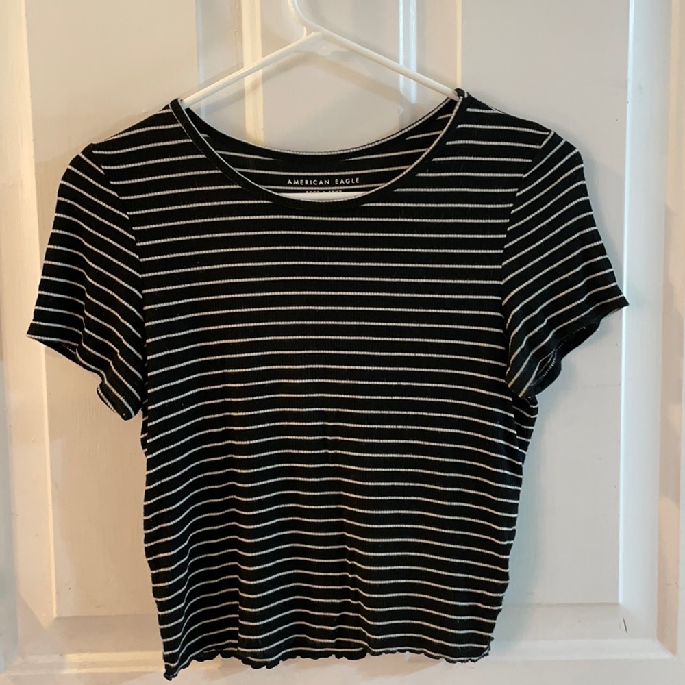 AEO Black and White Cropped T-shirt